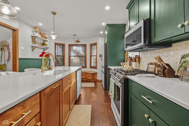 674 S Windmill Trail, Greenwood, IN 46142