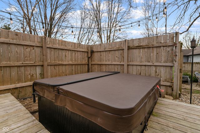 674 S Windmill Trail, Greenwood, IN 46142