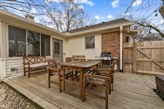 674 S Windmill Trail, Greenwood, IN 46142