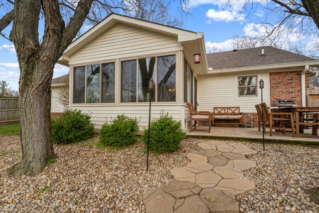 674 S Windmill Trail, Greenwood, IN 46142