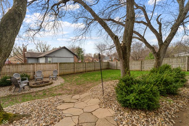 674 S Windmill Trail, Greenwood, IN 46142