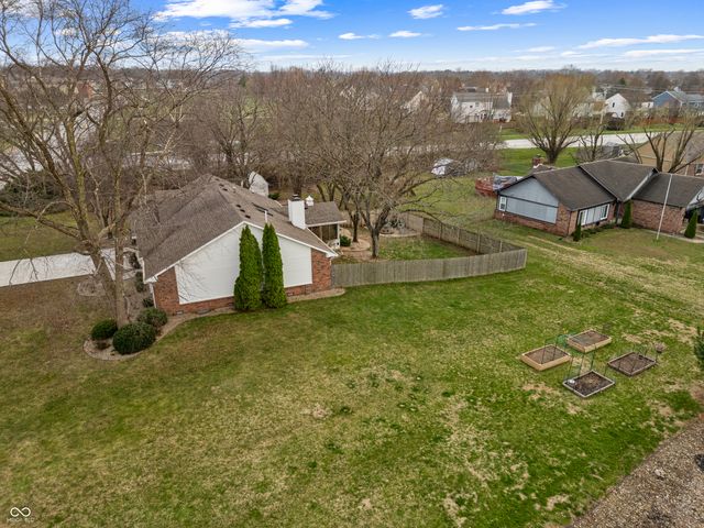 674 S Windmill Trail, Greenwood, IN 46142