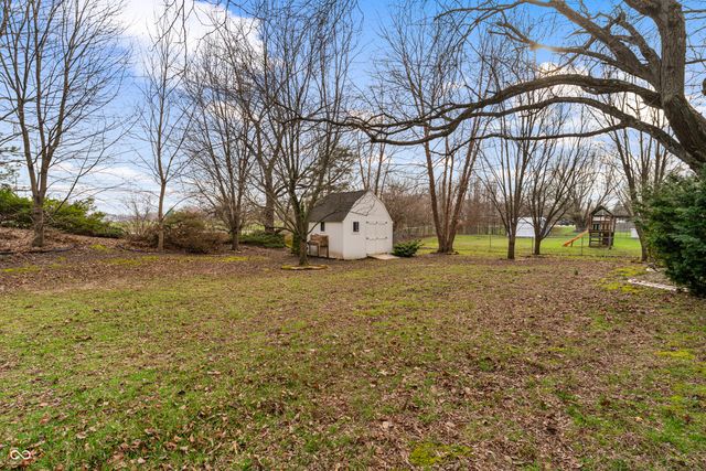 674 S Windmill Trail, Greenwood, IN 46142