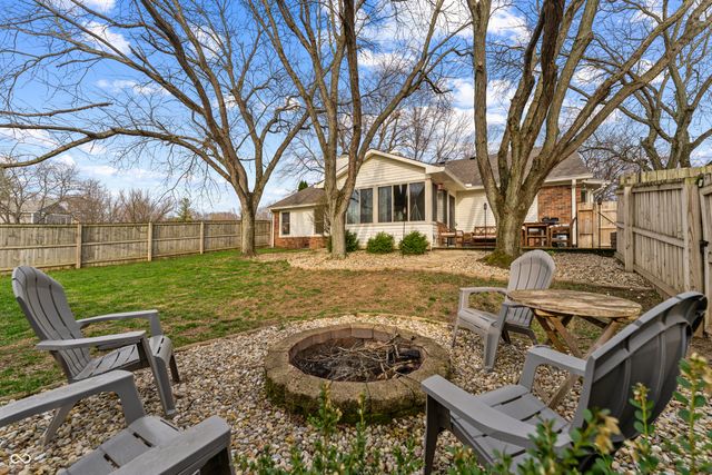 674 S Windmill Trail, Greenwood, IN 46142