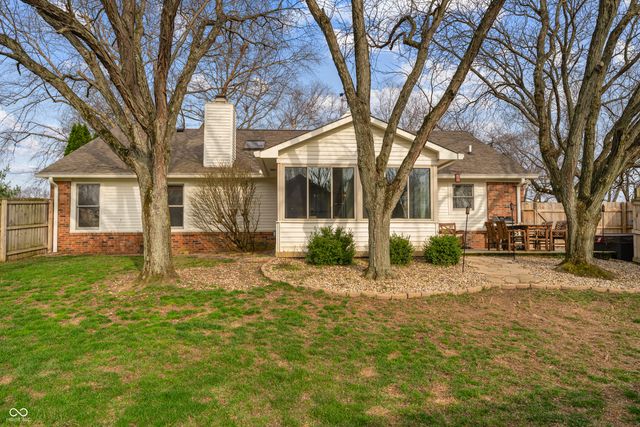 674 S Windmill Trail, Greenwood, IN 46142