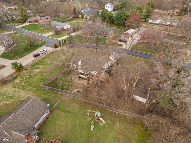 674 S Windmill Trail, Greenwood, IN 46142