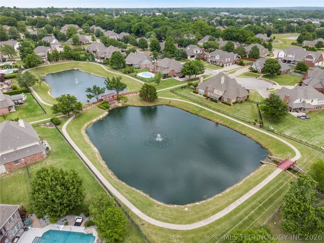 8802 N 136th East Avenue, Owasso, OK 74055
