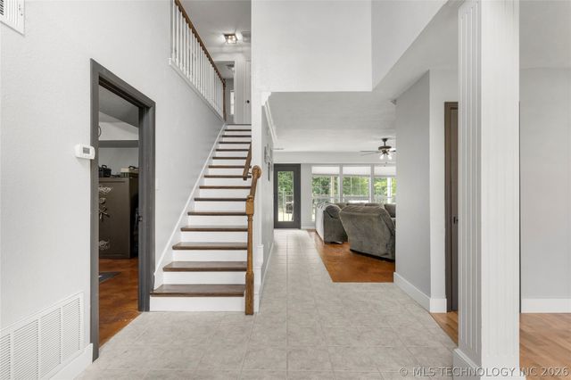 8802 N 136th East Avenue, Owasso, OK 74055