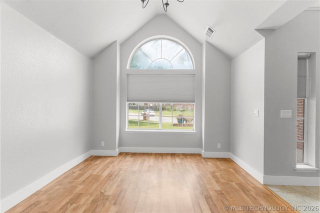 8802 N 136th East Avenue, Owasso, OK 74055