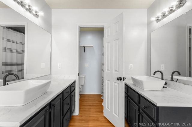 8802 N 136th East Avenue, Owasso, OK 74055