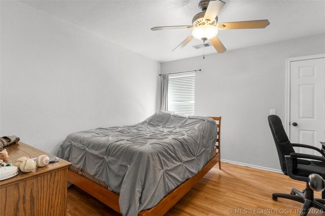 8802 N 136th East Avenue, Owasso, OK 74055