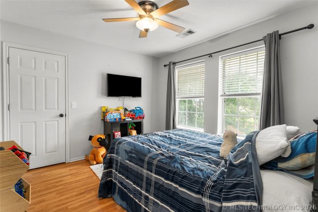 8802 N 136th East Avenue, Owasso, OK 74055
