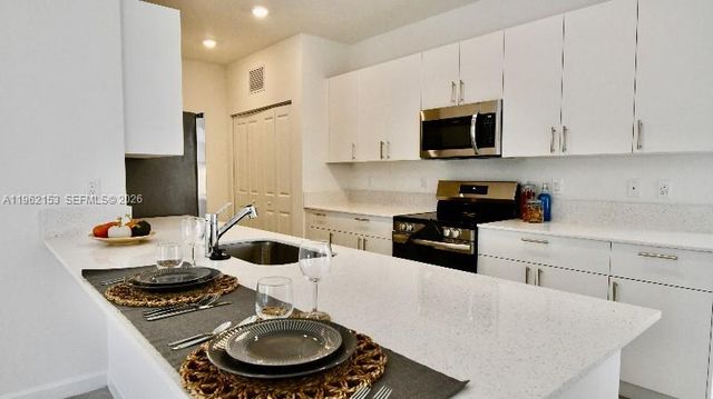 4949 Peacock Way 5838, Dania Beach, FL 33312