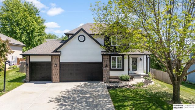 12105 N 160th Street, Omaha, NE 68007