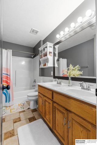 12105 N 160th Street, Omaha, NE 68007