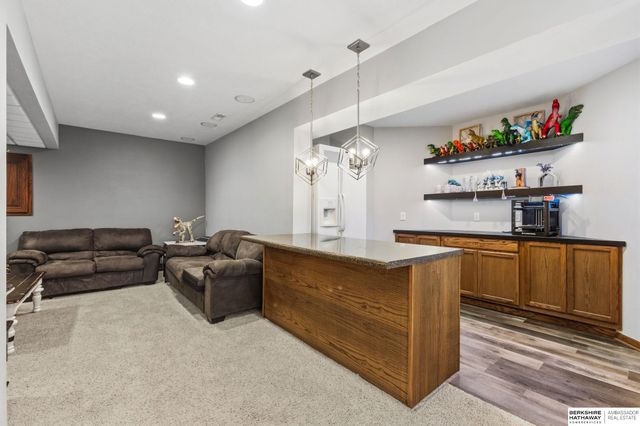 12105 N 160th Street, Omaha, NE 68007