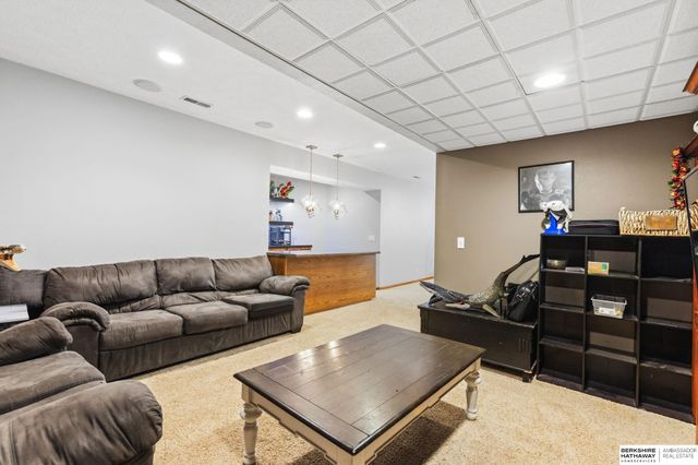 12105 N 160th Street, Omaha, NE 68007