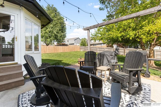 12105 N 160th Street, Omaha, NE 68007