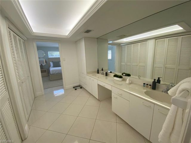 660 Regatta RD, Naples, FL 34102