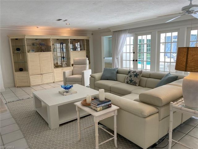 660 Regatta RD, Naples, FL 34102