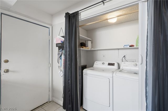 2639 Aracatuba Avenue, Las Vegas, NV 89121
