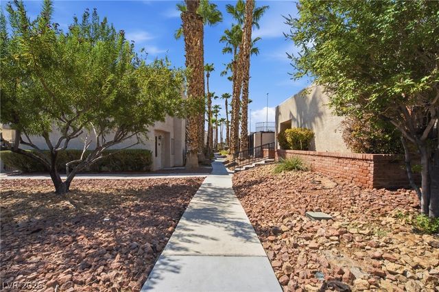 2639 Aracatuba Avenue, Las Vegas, NV 89121