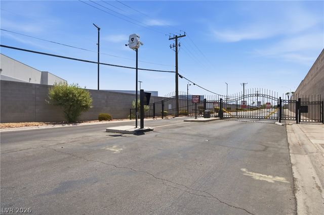 2639 Aracatuba Avenue, Las Vegas, NV 89121