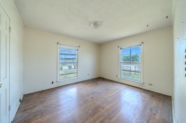 800 Mimosa Drive, Garland, TX 75040