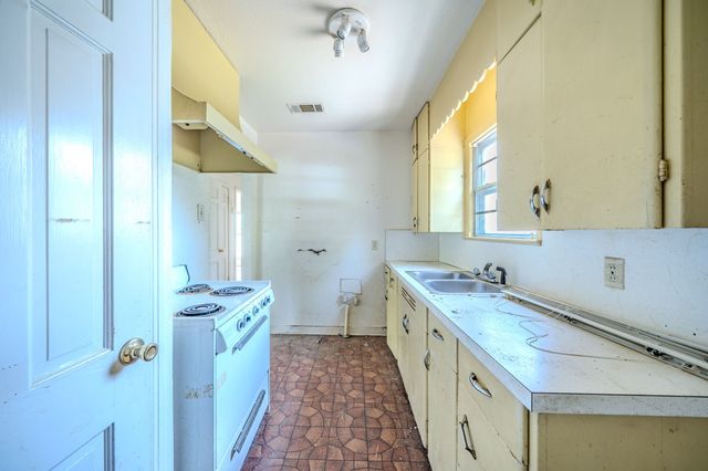 800 Mimosa Drive, Garland, TX 75040