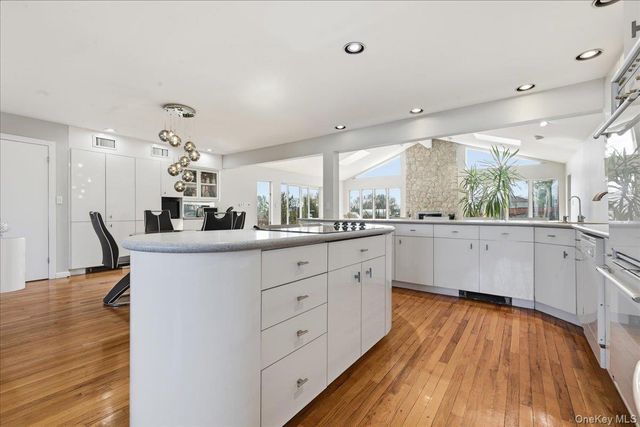 3454 Woodward Street, Oceanside, NY 11572