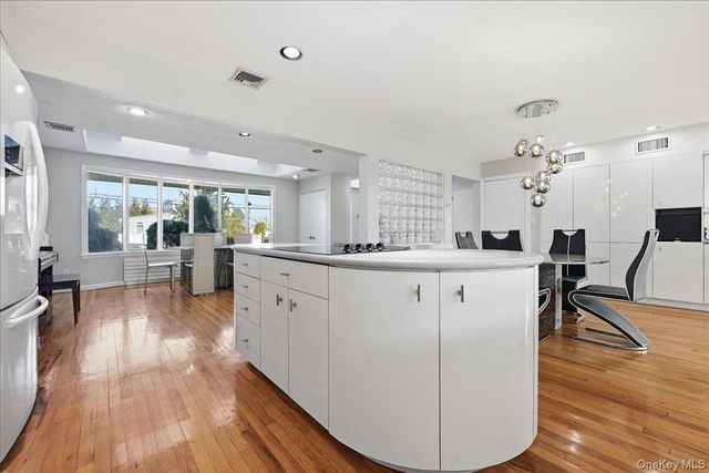 3454 Woodward Street, Oceanside, NY 11572