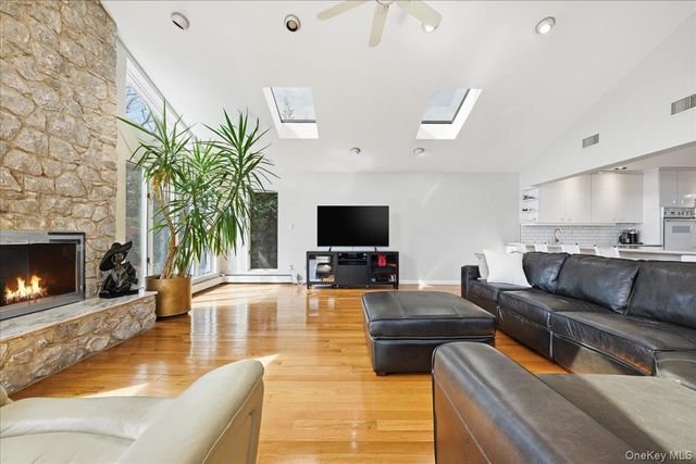 3454 Woodward Street, Oceanside, NY 11572