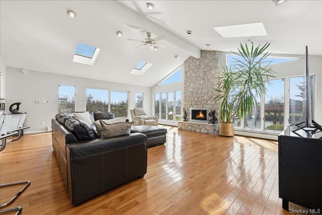 3454 Woodward Street, Oceanside, NY 11572