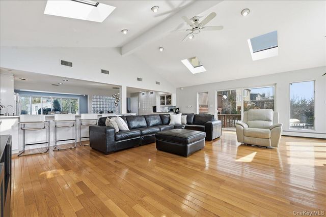 3454 Woodward Street, Oceanside, NY 11572