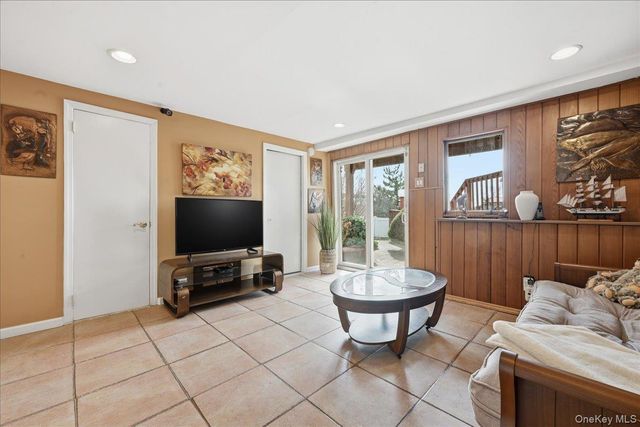 3454 Woodward Street, Oceanside, NY 11572