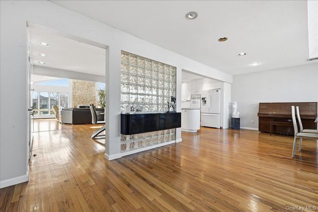 3454 Woodward Street, Oceanside, NY 11572