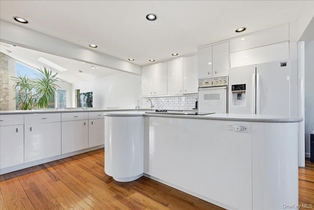 3454 Woodward Street, Oceanside, NY 11572