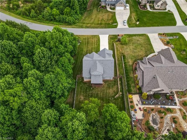 164 Pipers Ridge East, Winston-salem, NC 27127