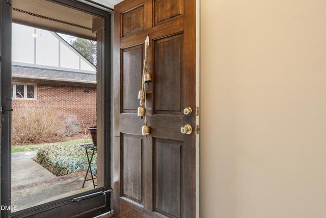 127 Essex Drive, Chapel Hill, NC 27514