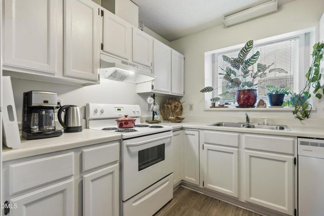 127 Essex Drive, Chapel Hill, NC 27514