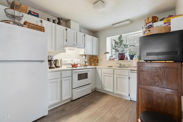 127 Essex Drive, Chapel Hill, NC 27514