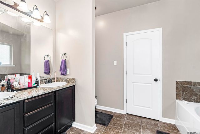 9188 Redwood Lake Blvd, Zachary, LA 70791