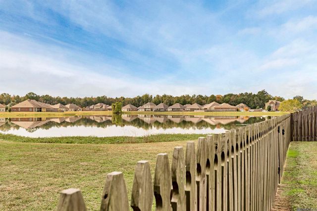 9188 Redwood Lake Blvd, Zachary, LA 70791