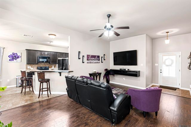 9188 Redwood Lake Blvd, Zachary, LA 70791