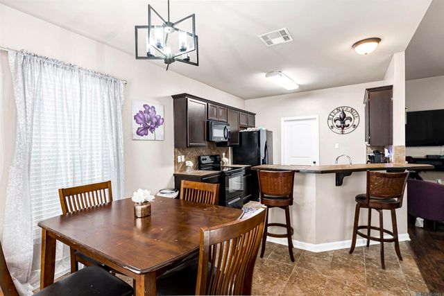 9188 Redwood Lake Blvd, Zachary, LA 70791