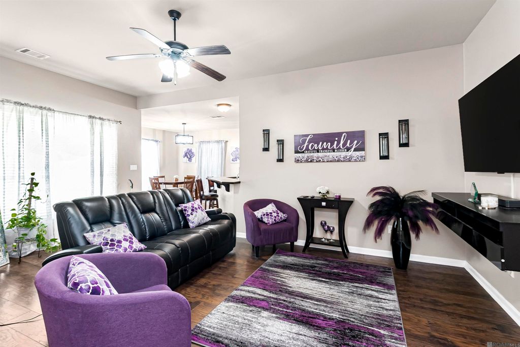 9188 Redwood Lake Blvd, Zachary, LA 70791