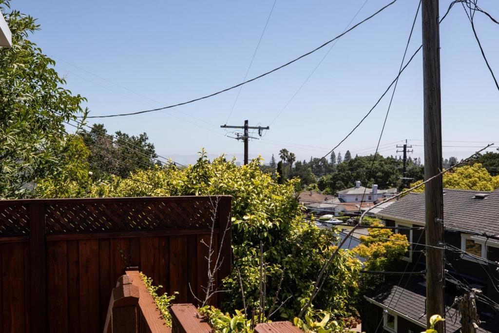Image 20 of property listing at 1029 Lupin (Lower) Way, San Carlos, CA 94070