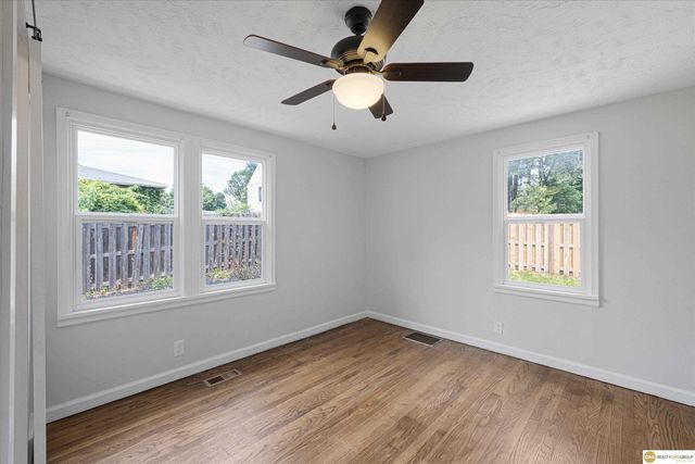 1111 S 64th Avenue, Omaha, NE 68106