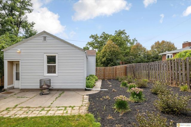 1111 S 64th Avenue, Omaha, NE 68106
