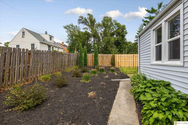 1111 S 64th Avenue, Omaha, NE 68106